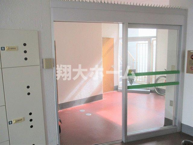 宮内ビルのエントランス