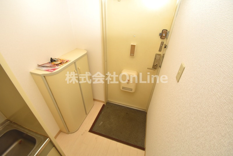 メゾン若江の玄関