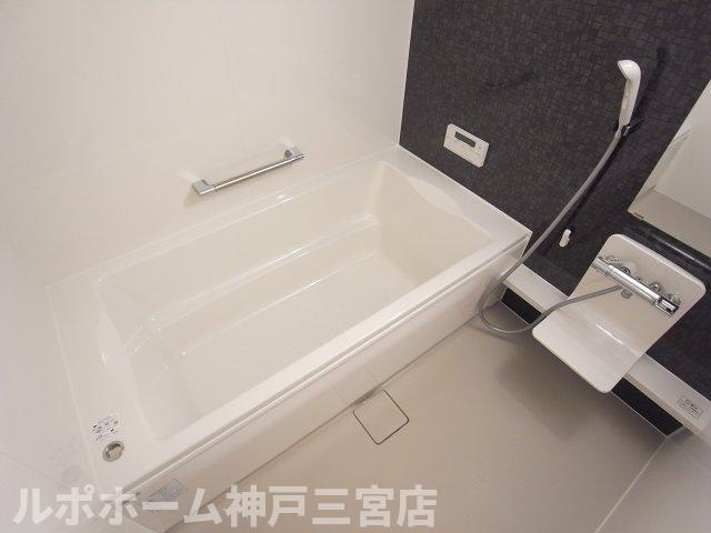 グレイスコート神戸山本通の浴室