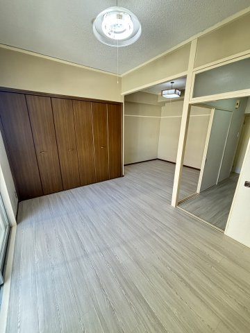 【寝室】