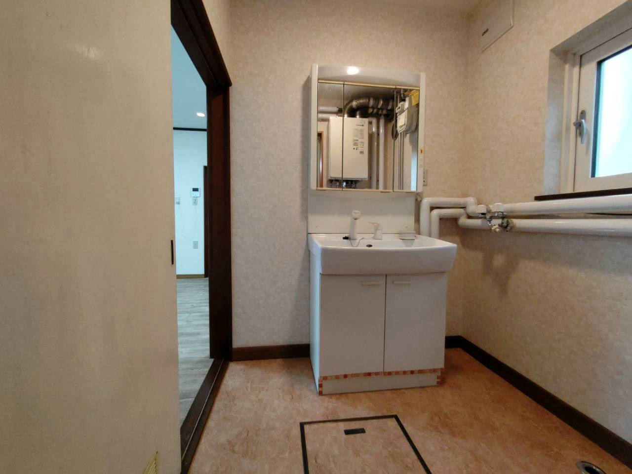 【海抜約31ｍ！興津2丁目中古住宅】の独立洗面台