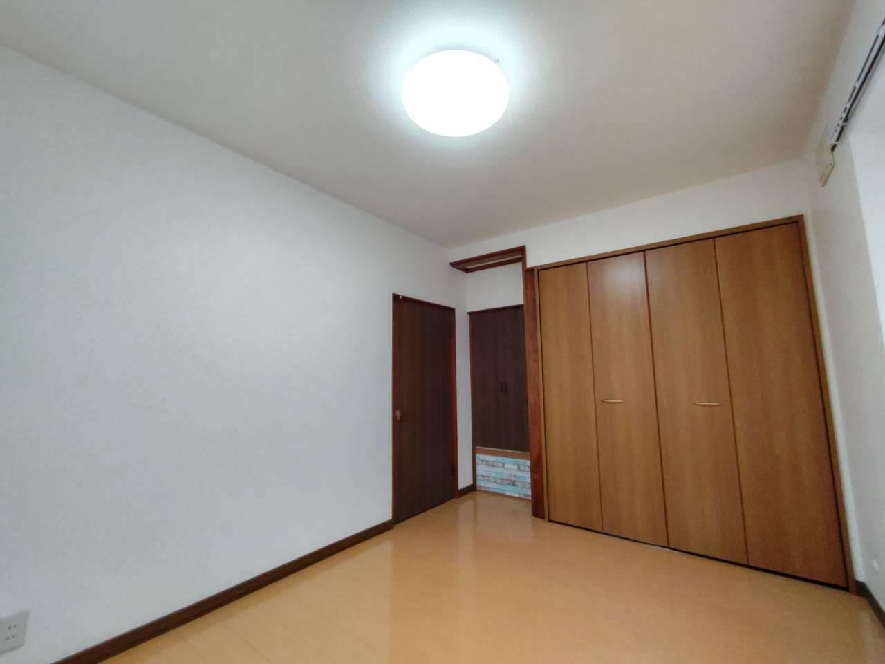【海抜約31ｍ！興津2丁目中古住宅】の洋室