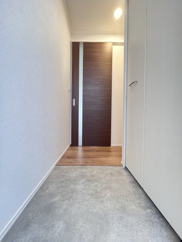 クレールメゾン城東の玄関
