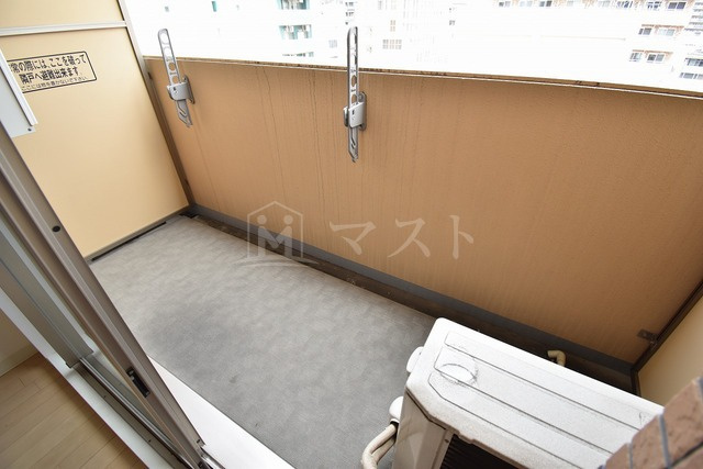 スワンズ心斎橋イーストのバルコニー