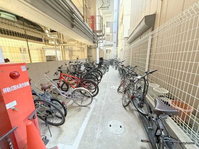 サムティ難波グレイス　仲介手数料無料の駐車場