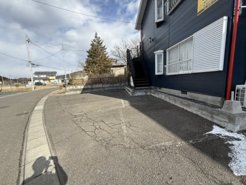 メルシャインB棟の駐車場