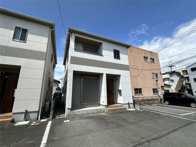熊本市中央区国府４丁目の一戸建ての駐車場
