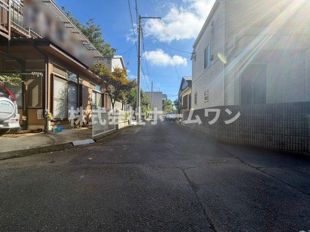 羽村市緑ヶ丘２丁目　中古戸建・売地の前面道路含む現地写真