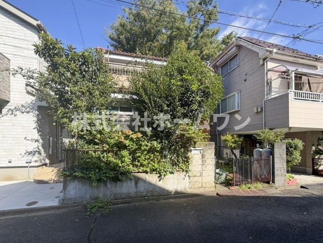 羽村市緑ヶ丘２丁目　中古戸建・売地の前面道路含む現地写真