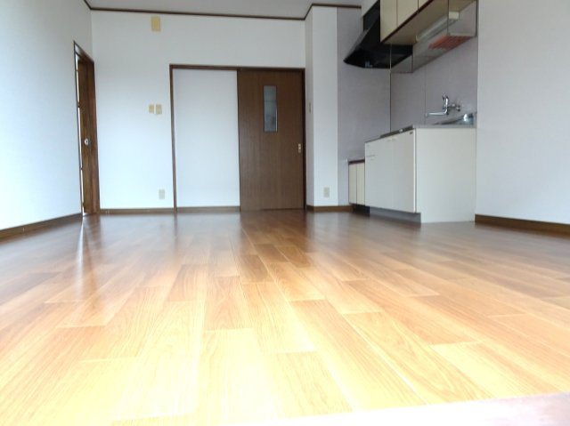 コーポWAKAMIYAの居間・リビング