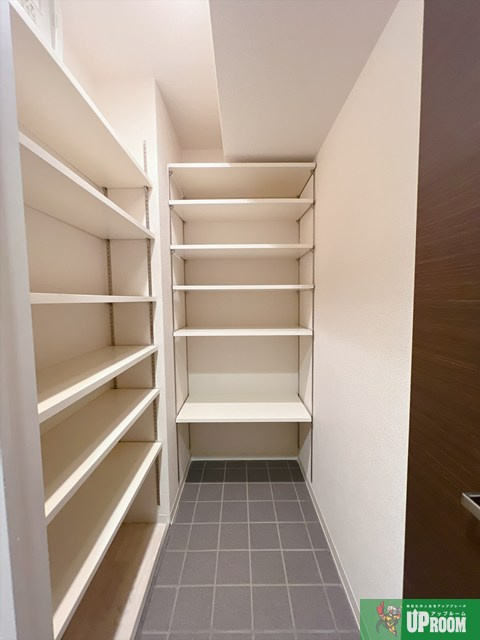 aLATO白壁の玄関