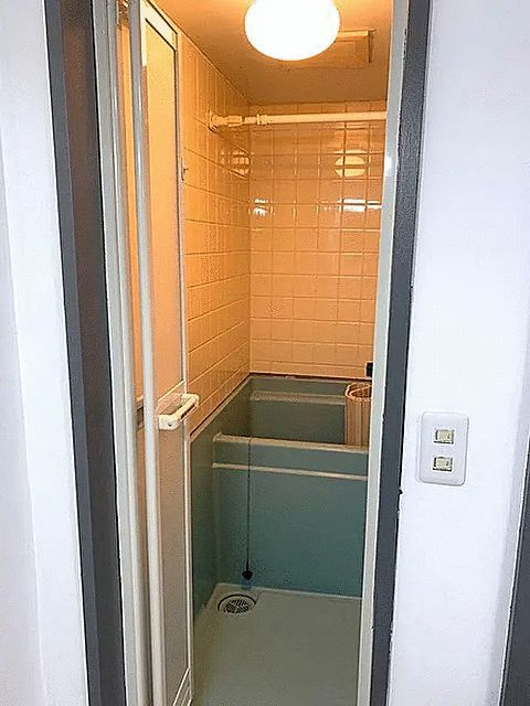 コーポモンの浴室