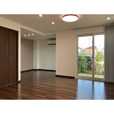 【居間・リビング】 | 中和泉戸建-定期借家3年-