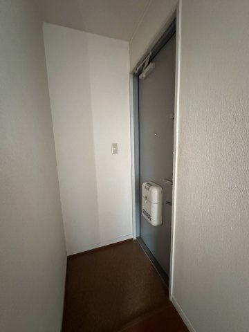 ハビテーション要の玄関