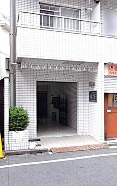 エスカイア池袋のエントランス
