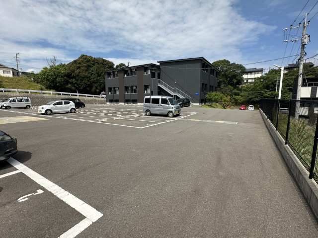MODERN PALAZZO 諫早Kaizu Bの駐車場