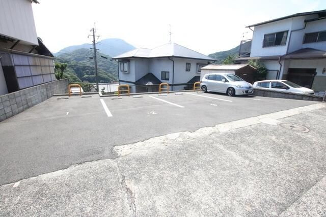 ハワイアンハウス奥田Ⅱの駐車場