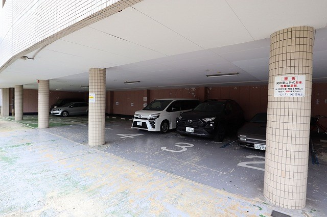 アビリティKの駐車場