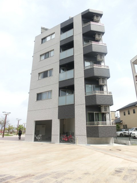 ISORA一番館の外観