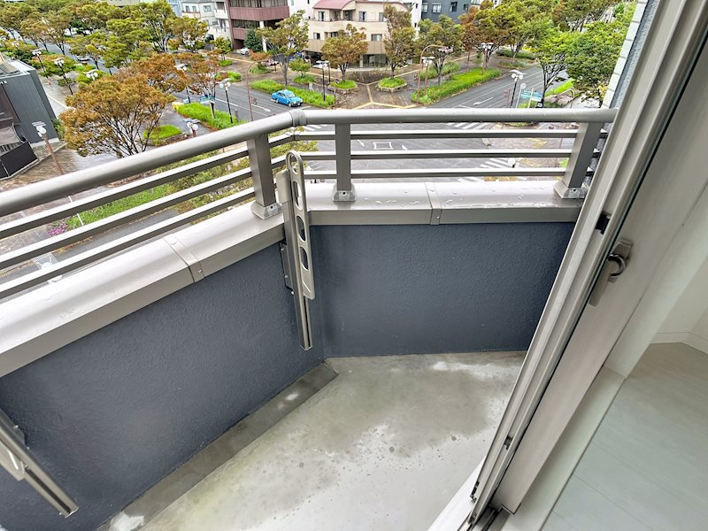 ISORA一番館のバルコニー