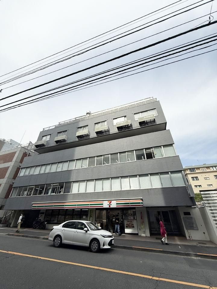 いづみハイツ市ヶ谷の外観