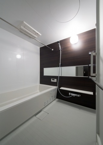 シティブリッジ西原の浴室|写真は別部屋のものです。