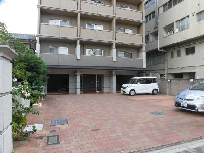 ビクトワール西大路御池の駐車場