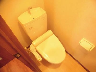 ビクトワール西大路御池のトイレ|ウォシュレット付き