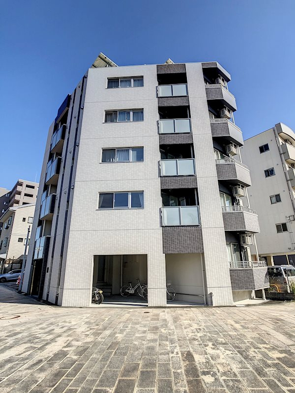 ISORA一番館の外観