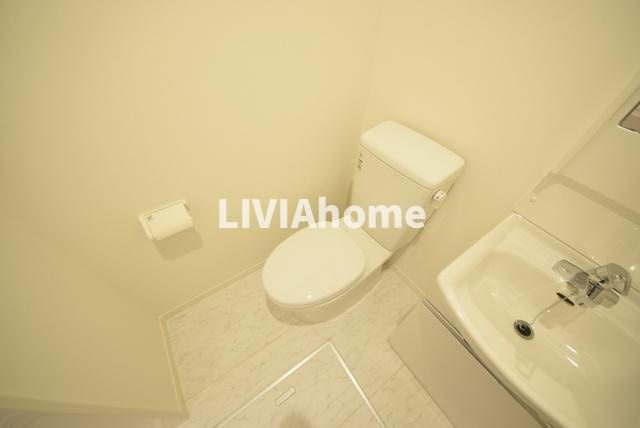 杉並区阿佐谷南３丁目のアパートのトイレ|同シリーズの参考写真です。実際の設備・内装は現況を優先とさせていただきます。