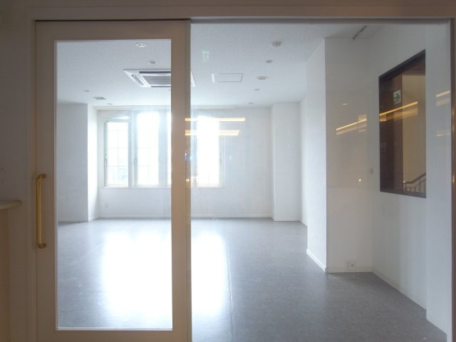 宝塚市武庫川町の店舗一部