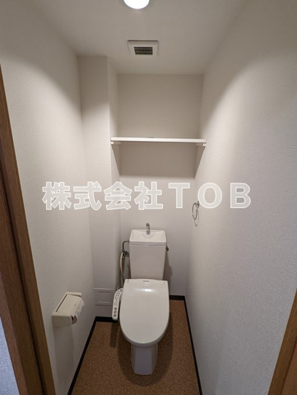 【トイレ】 | ヴィラ・フロレスタ | ※同間取り別号室写真です