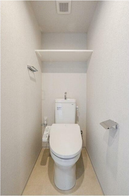 【トイレ】 | コンフォリア・リヴ品川西大井 | ウォシュレット付きが嬉しいトイレです。