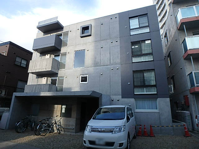 ラヴェーラ円山鳥居前
