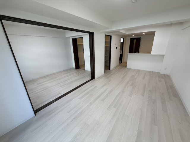 西宮市上甲子園４丁目の賃貸マンションの居間・リビング