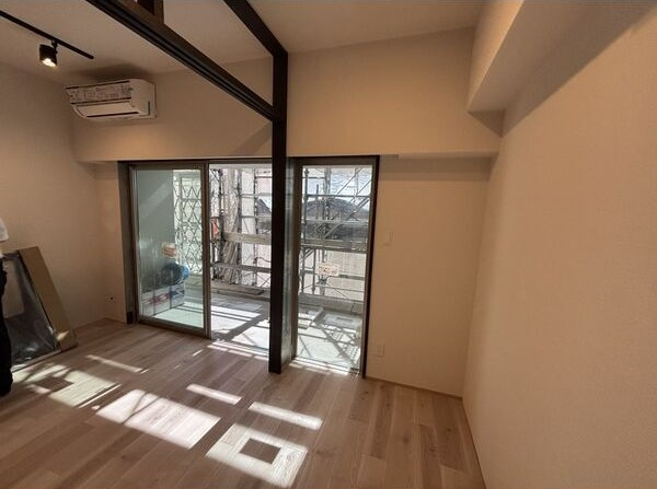 神戸市中央区栄町通３丁目の賃貸マンションの居間・リビング