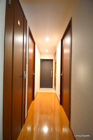 西宮市神原の賃貸マンションの玄関