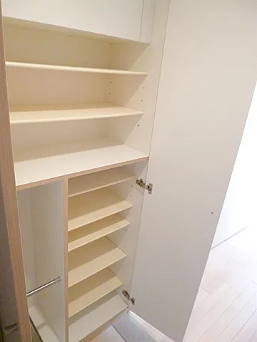 西宮市津門西口町の賃貸マンションの収納