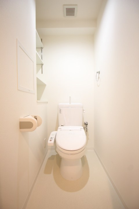 西宮市津門西口町の賃貸マンションのトイレ