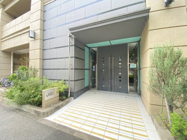 西宮市津門西口町の賃貸マンションのエントランス