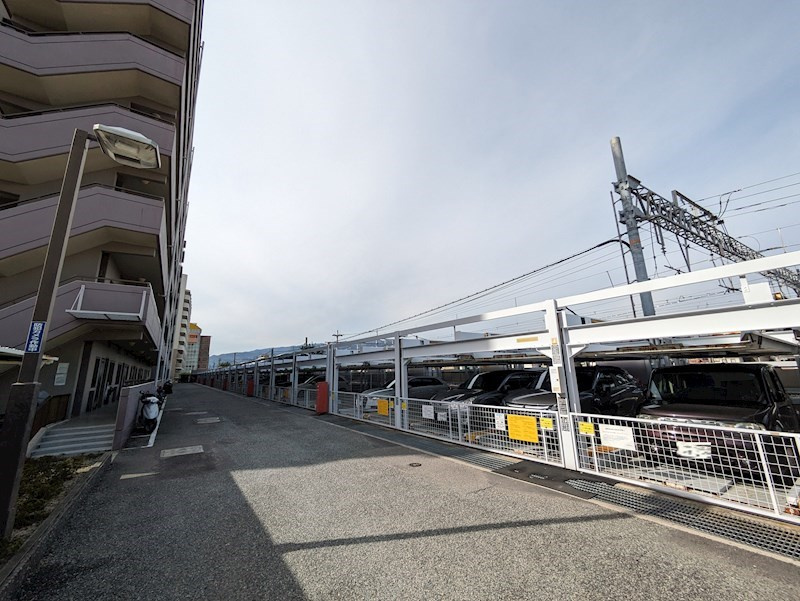 西宮市津門大塚町の賃貸マンションの駐車場