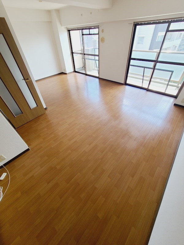 西宮市津門大塚町の賃貸マンションの居間・リビング