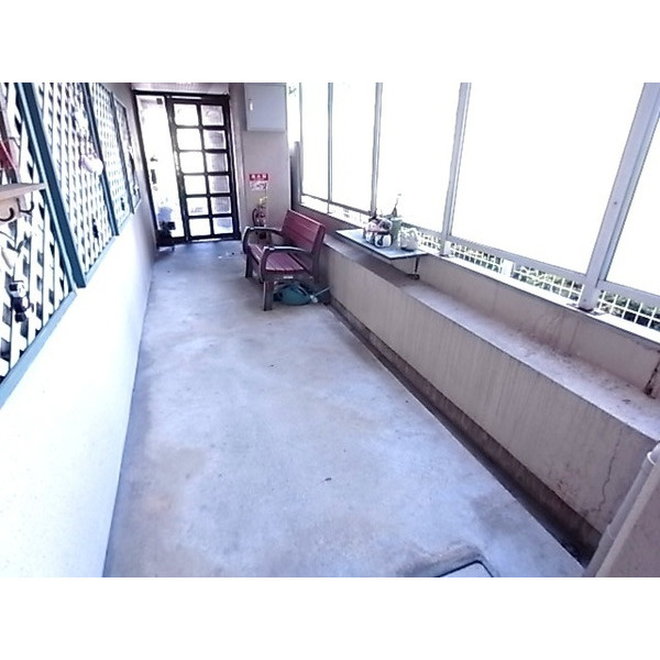 神戸市灘区大内通３丁目の賃貸マンションのバルコニー