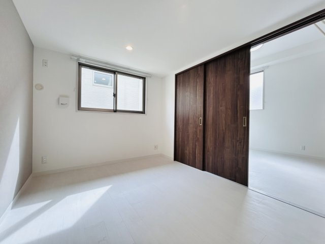 西宮市樋之池町の賃貸マンションの居間・リビング