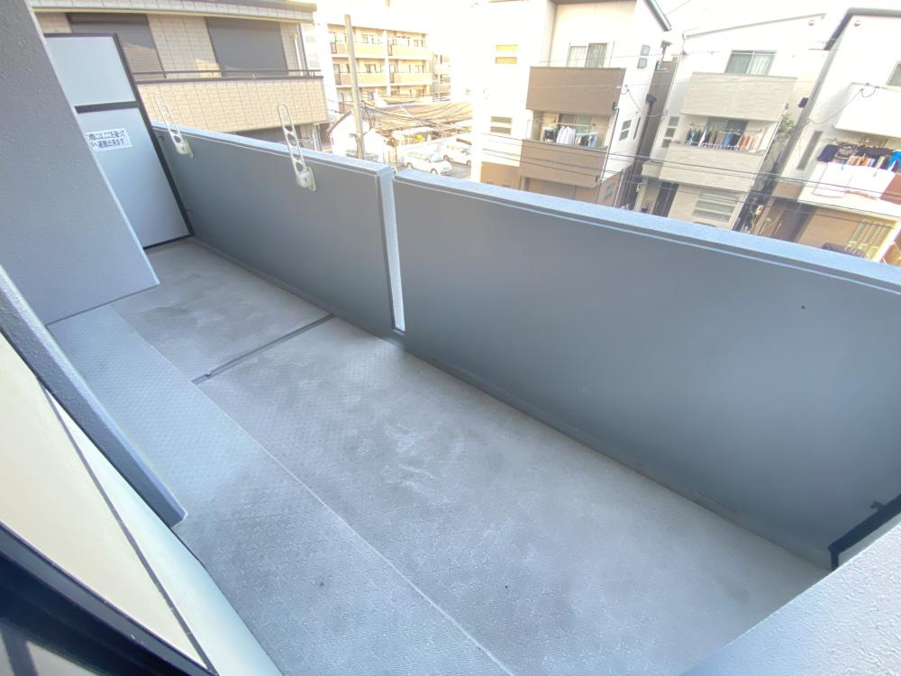 西宮市城ケ堀町の賃貸マンションのバルコニー