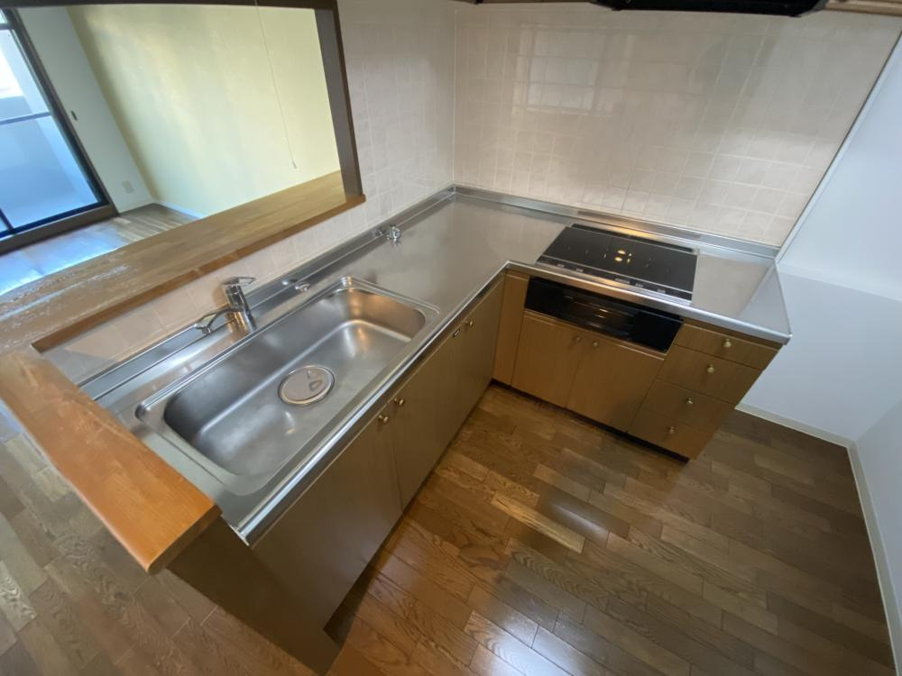 西宮市城ケ堀町の賃貸マンションのキッチン