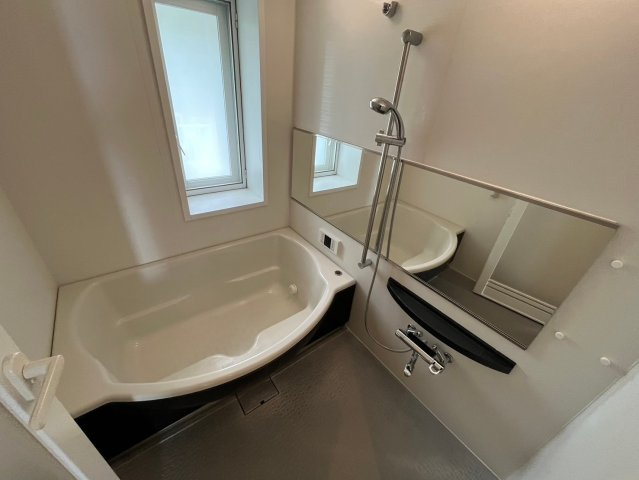 芦屋市朝日ケ丘町の賃貸マンションの浴室