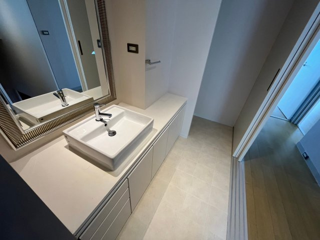 芦屋市朝日ケ丘町の賃貸マンションの洗面所