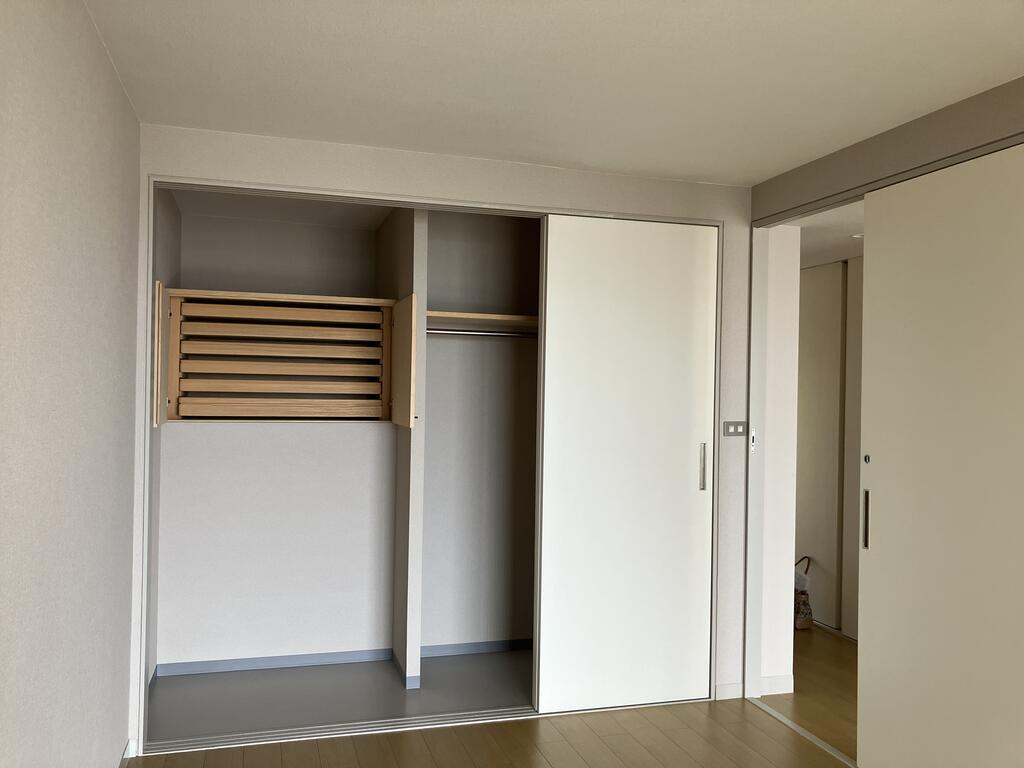 芦屋市朝日ケ丘町の賃貸マンションの収納