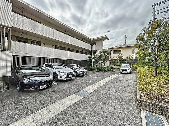 神戸市東灘区御影山手１丁目の賃貸マンションの駐車場